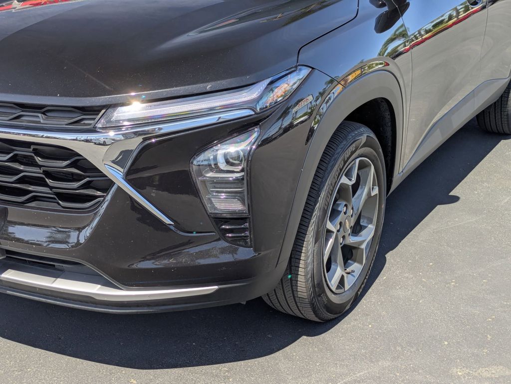 Thumbnail: 2025 Chevrolet Trax - 11