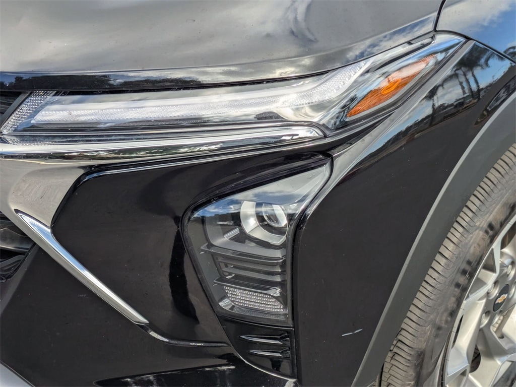 Thumbnail: 2025 Chevrolet Trax - 11