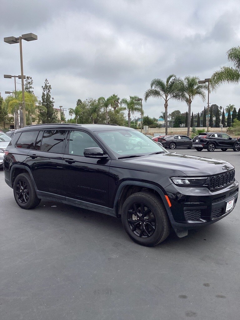 2024 Jeep Grand Cherokee Laredo photo 3