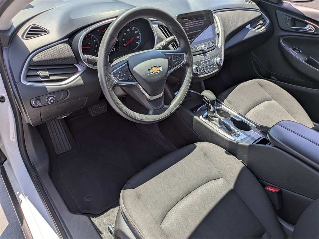 Thumbnail: 2023 Chevrolet Malibu - 17