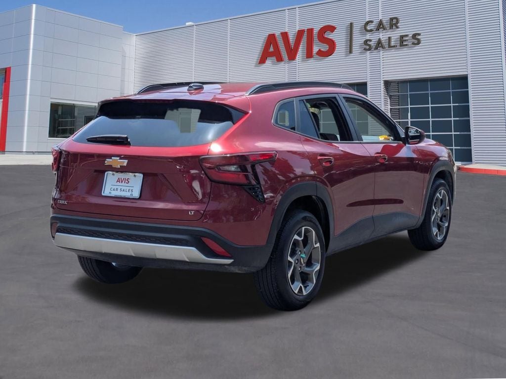 Thumbnail: 2025 Chevrolet Trax - 6