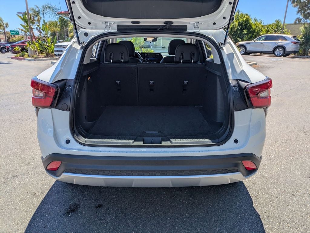 Thumbnail: 2025 Chevrolet Trax - 30