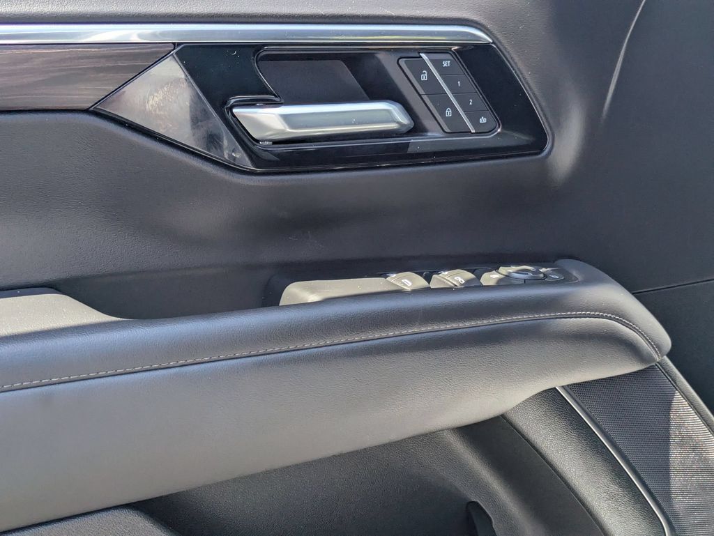 Thumbnail: 2025 Chevrolet Tahoe - 16