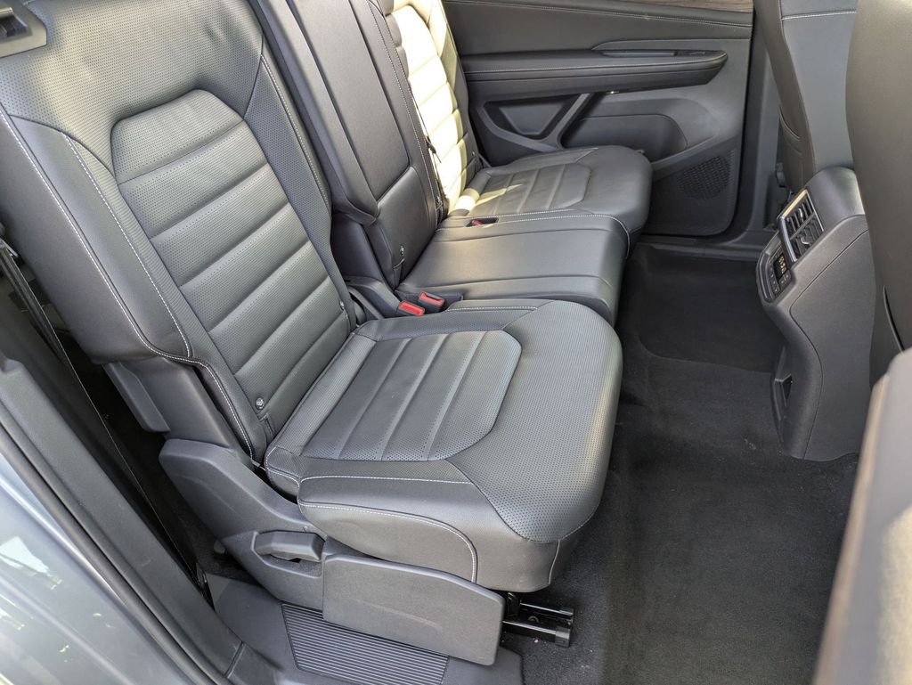 Thumbnail: 2025 Volkswagen Atlas - 28