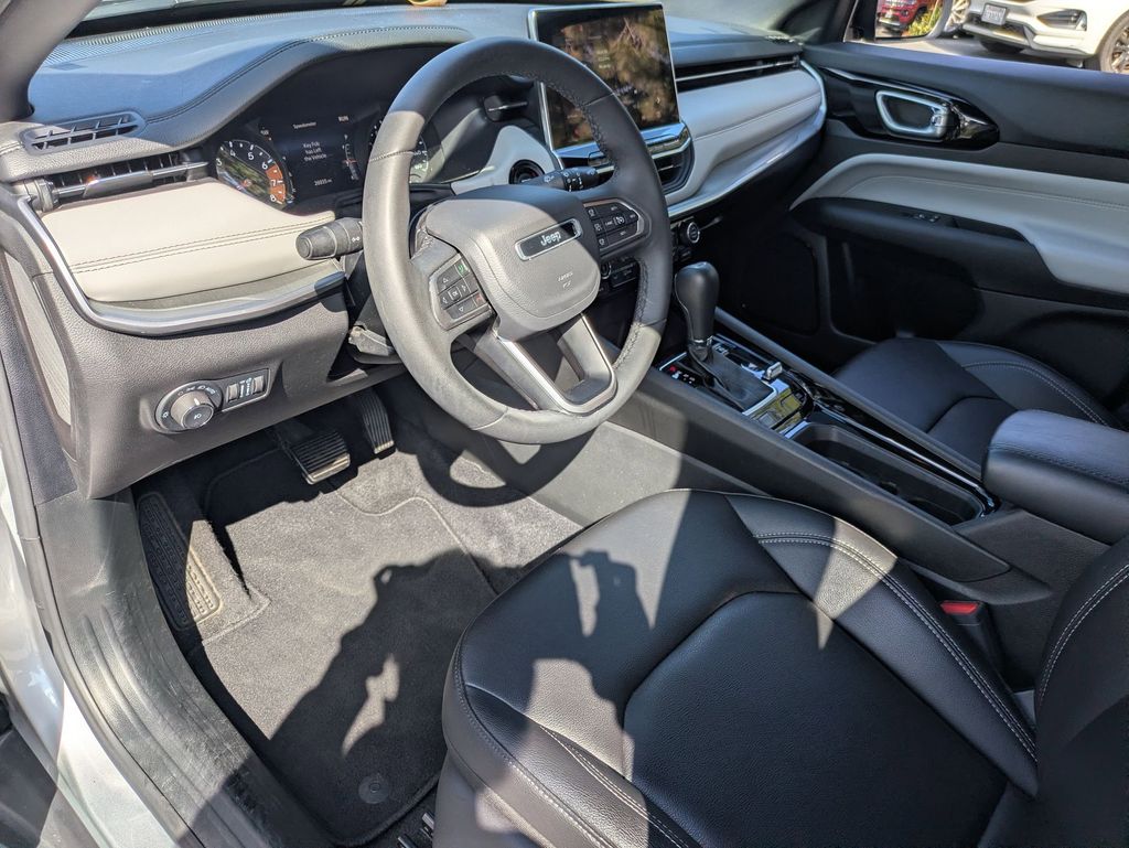 Thumbnail: 2025 Jeep Compass - 17