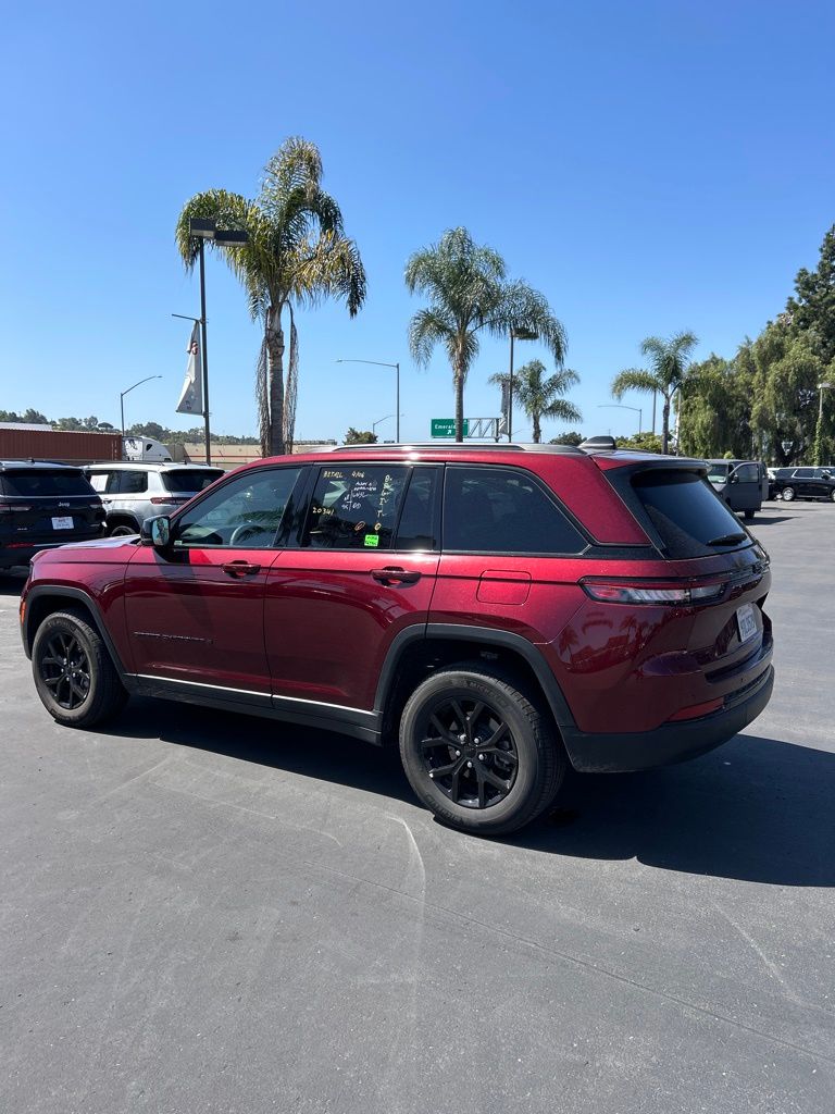 Thumbnail: 2025 Jeep Grand Cherokee - 8