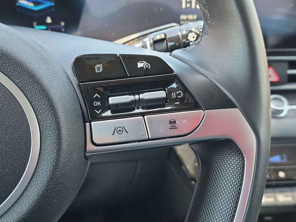 Thumbnail: 2025 Hyundai Elantra - 22