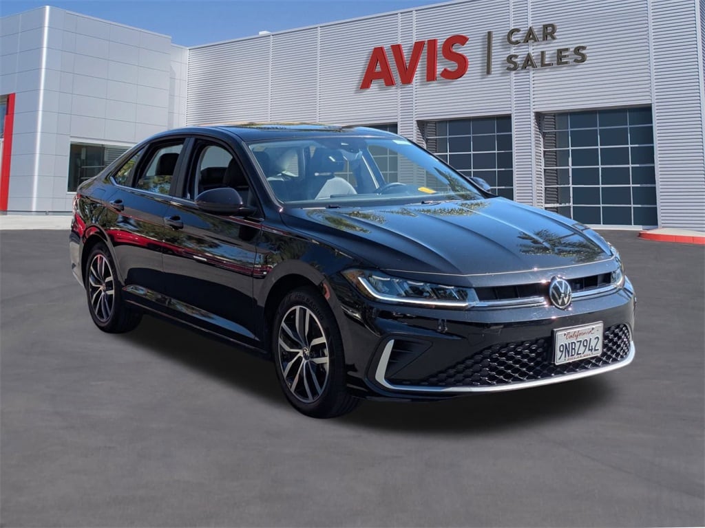 Certified 2025 Volkswagen Jetta 1.5T SE Sedan