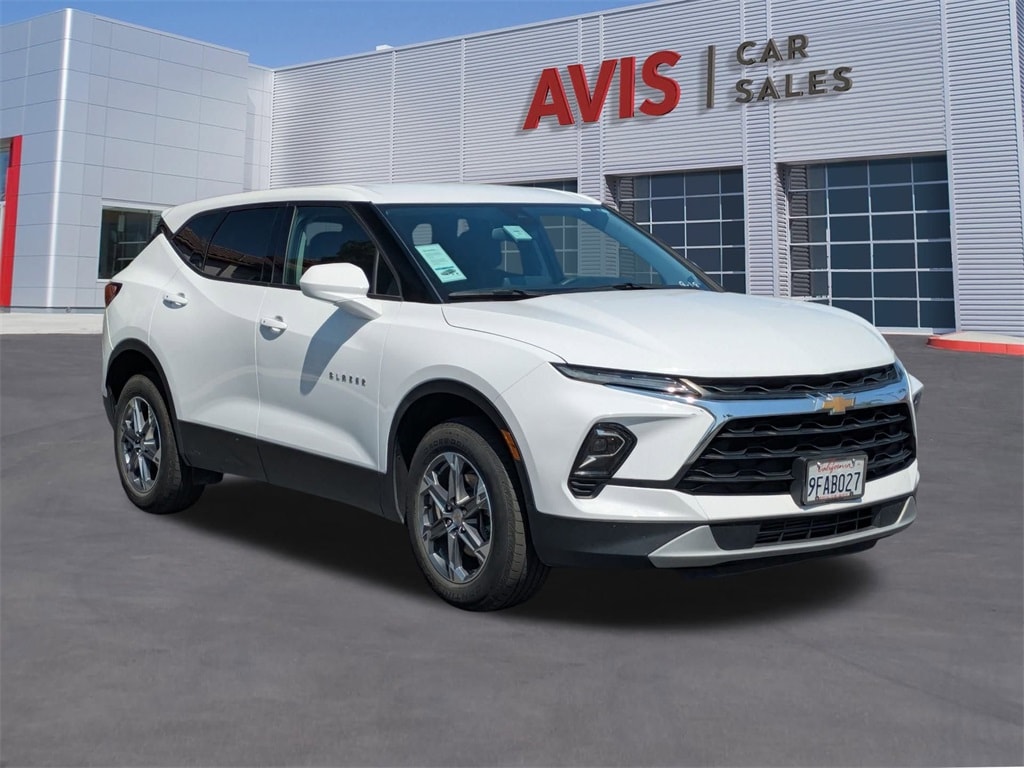 Thumbnail: 2023 Chevrolet Blazer - 3