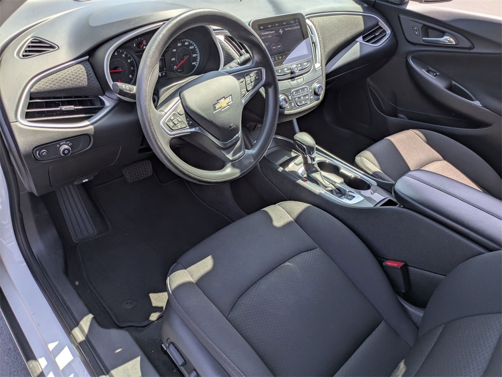 Thumbnail: 2023 Chevrolet Malibu - 17