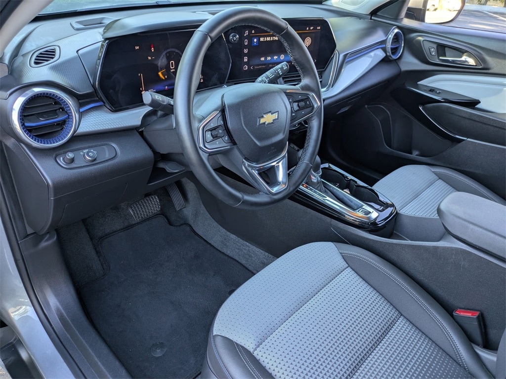 Thumbnail: 2025 Chevrolet Trax - 17