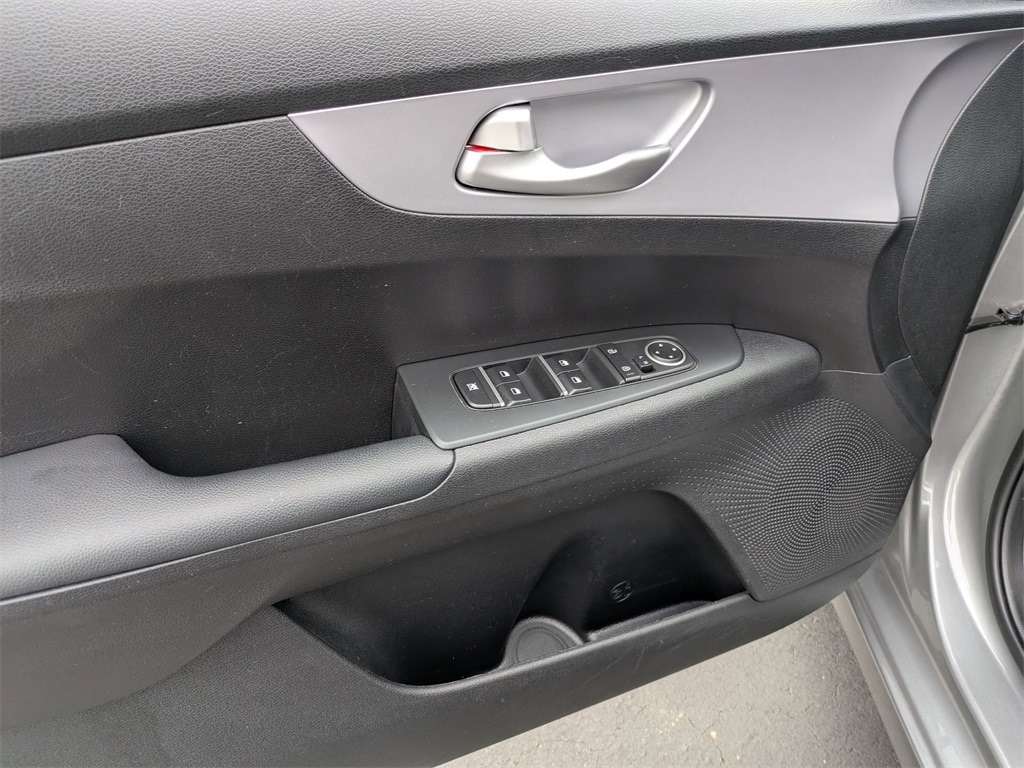 Thumbnail: 2024 Kia Forte - 15