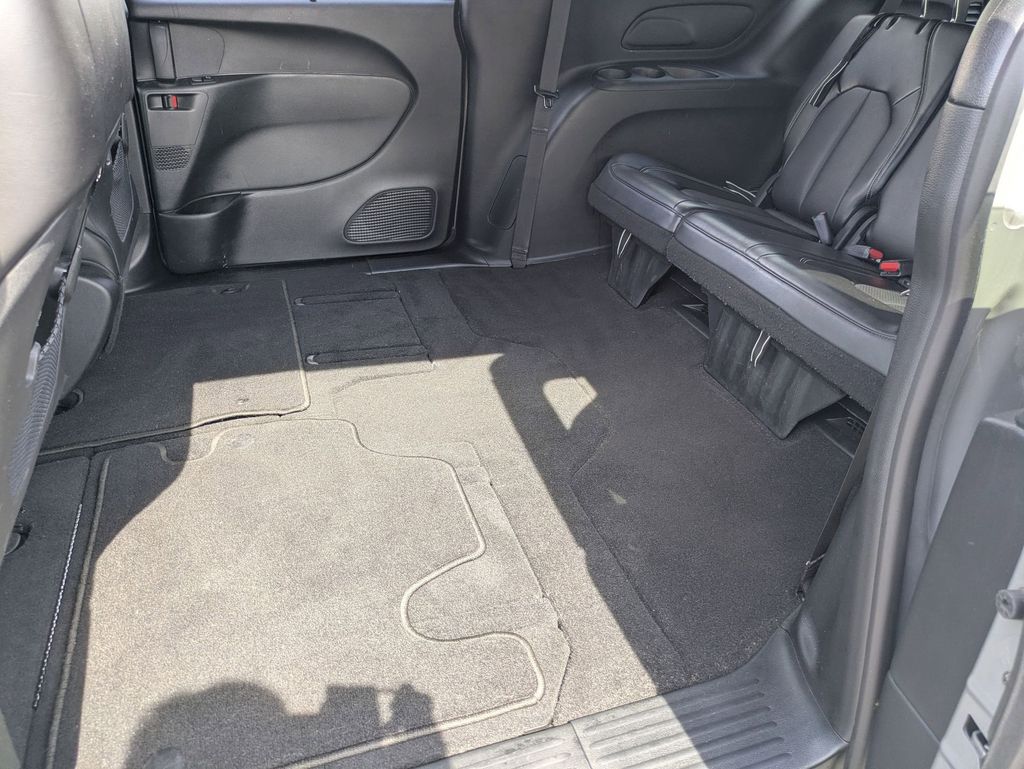 Thumbnail: 2025 Chrysler Pacifica - 24