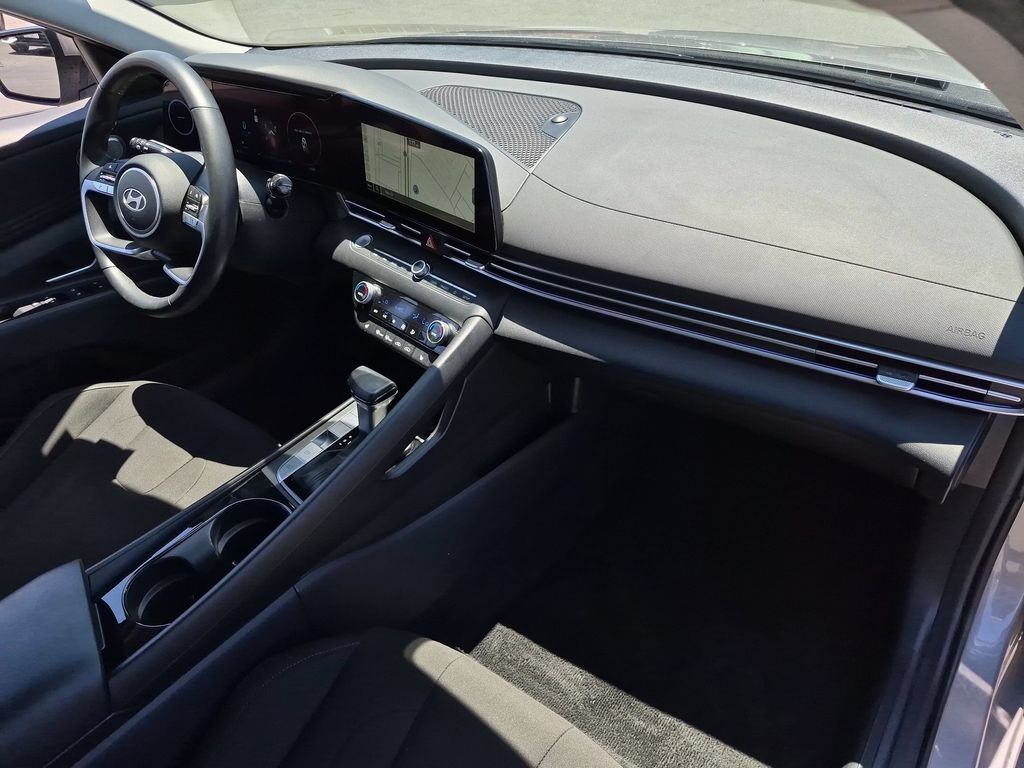Thumbnail: 2025 Hyundai Elantra - 32
