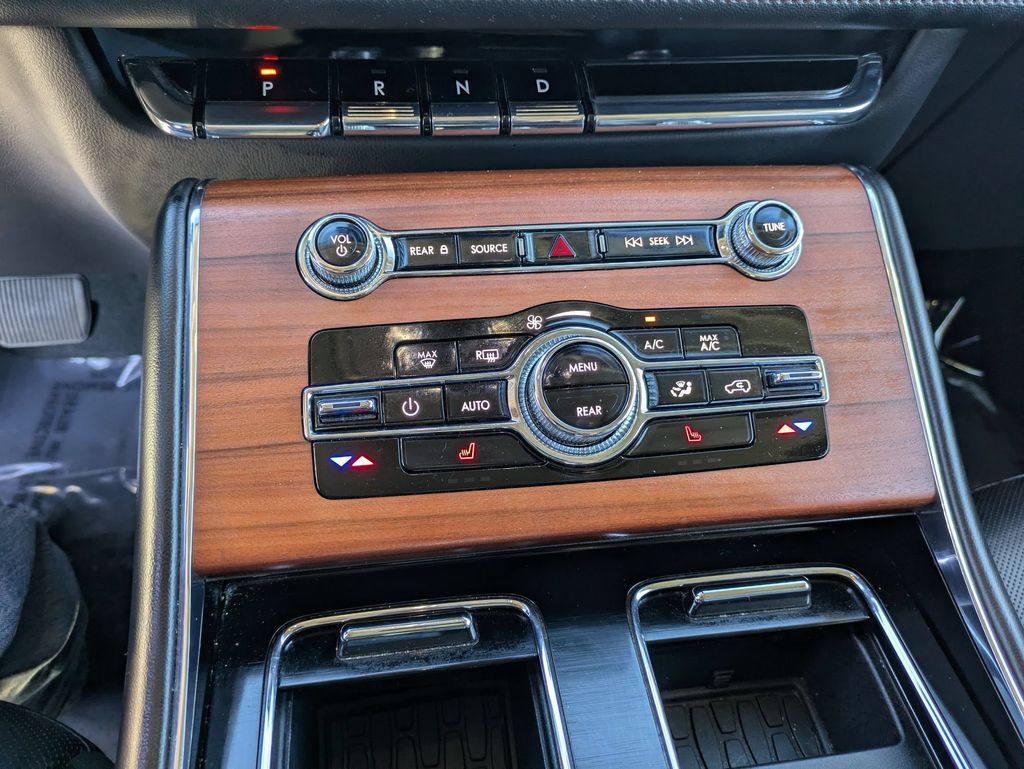 Thumbnail: 2024 Lincoln Aviator - 24