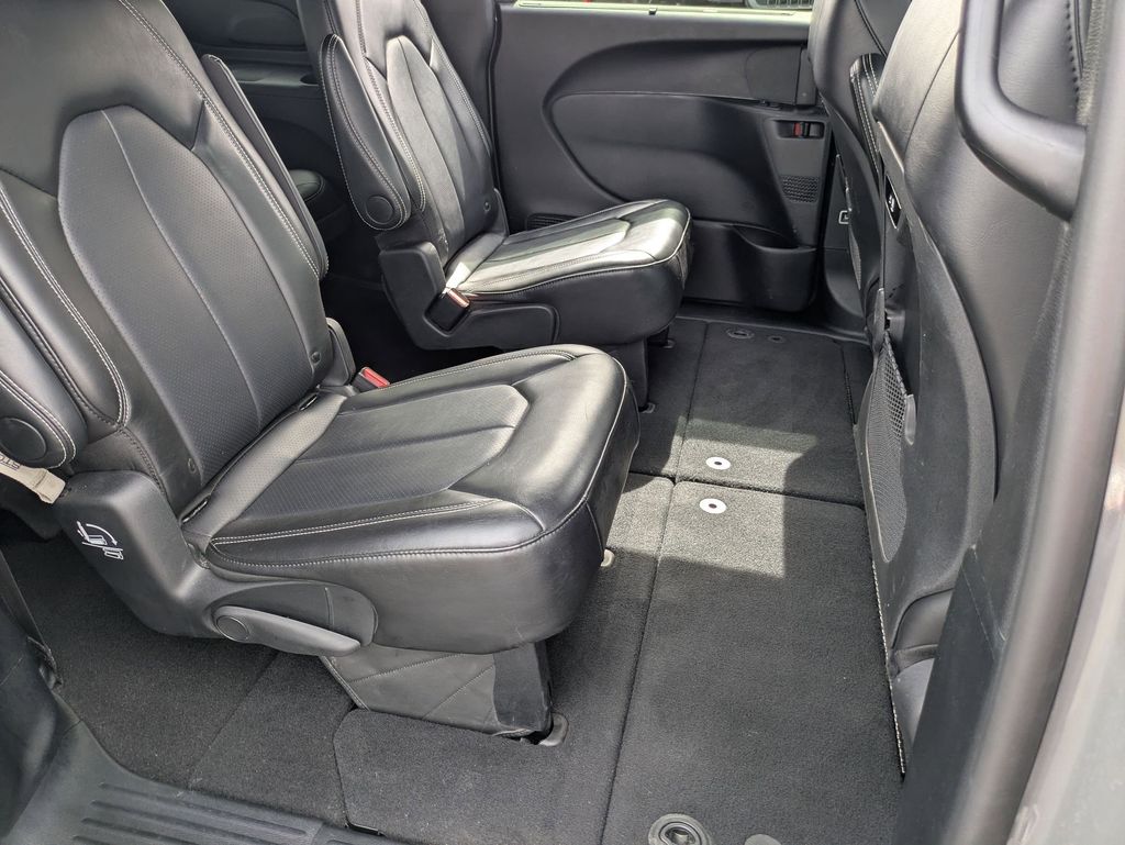 Thumbnail: 2025 Chrysler Pacifica - 30