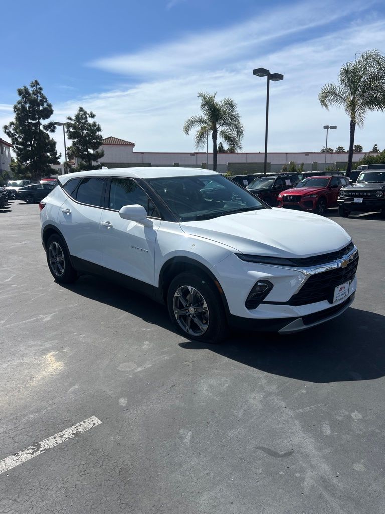 Thumbnail: 2025 Chevrolet Blazer - 5