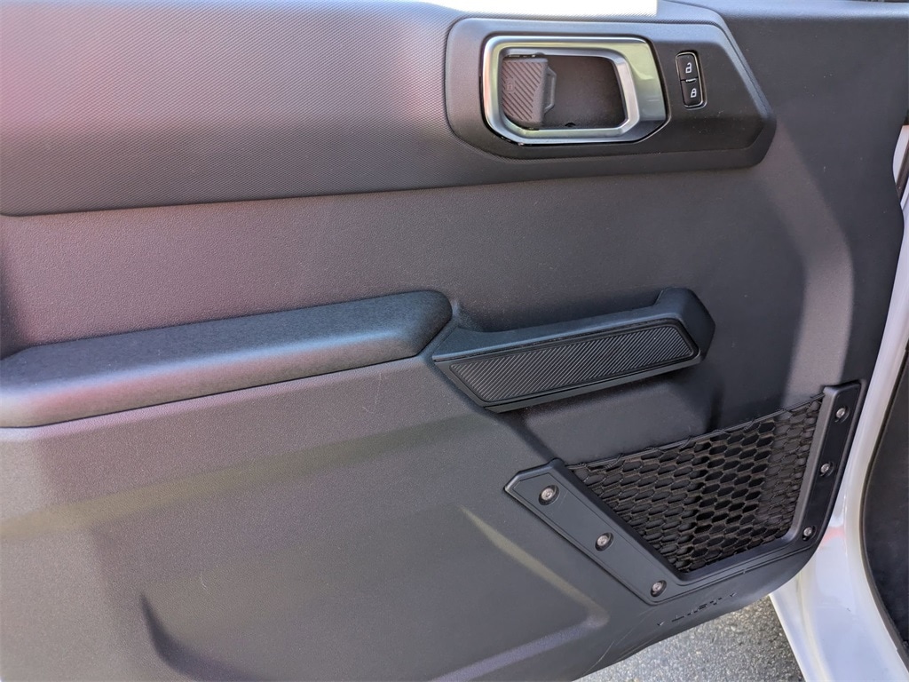 Thumbnail: 2025 Ford Bronco - 15