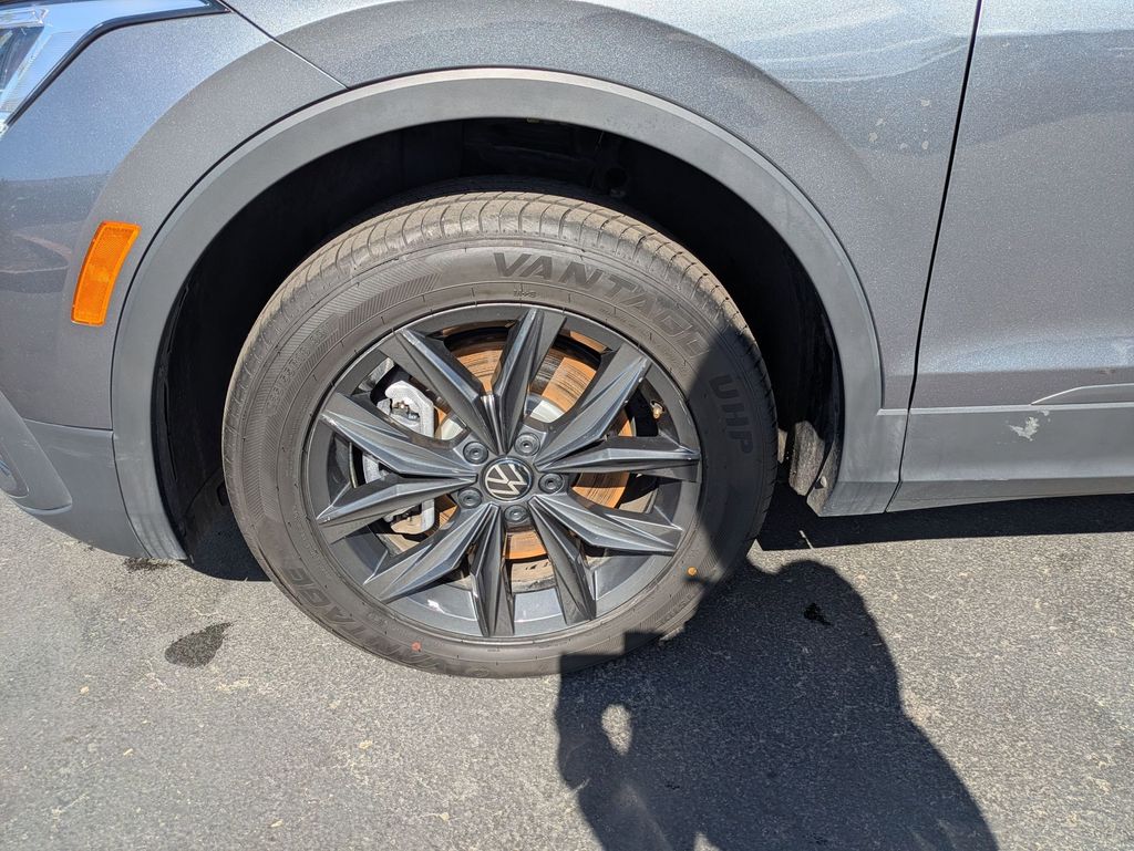 Thumbnail: 2024 Volkswagen Tiguan - 13