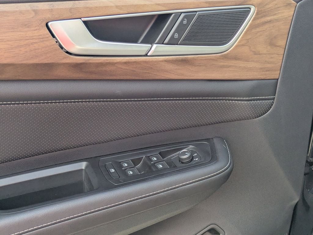 Thumbnail: 2025 Volkswagen Atlas - 16