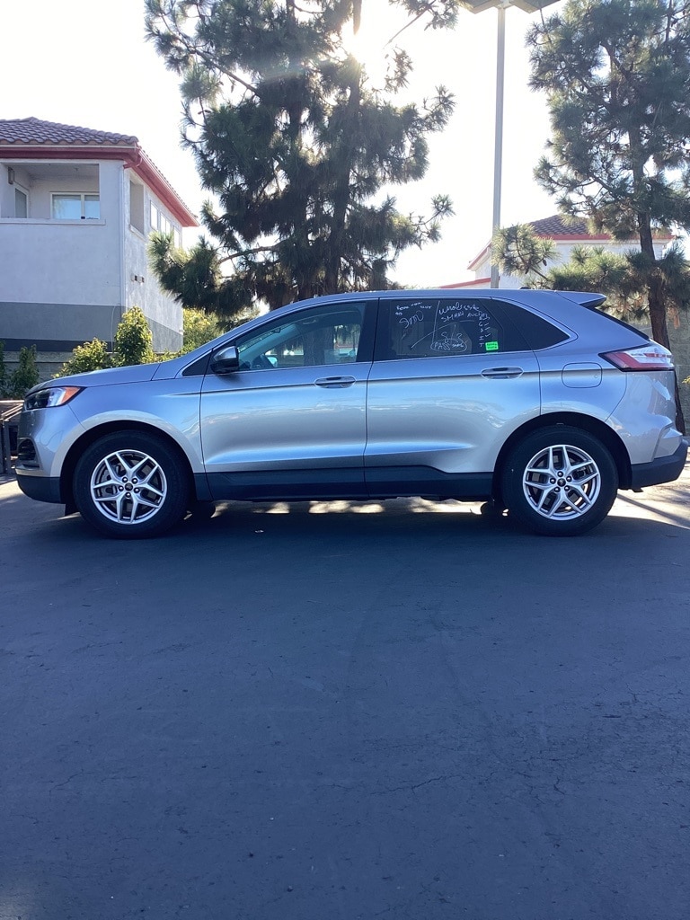 Thumbnail: 2024 Ford Edge - 3