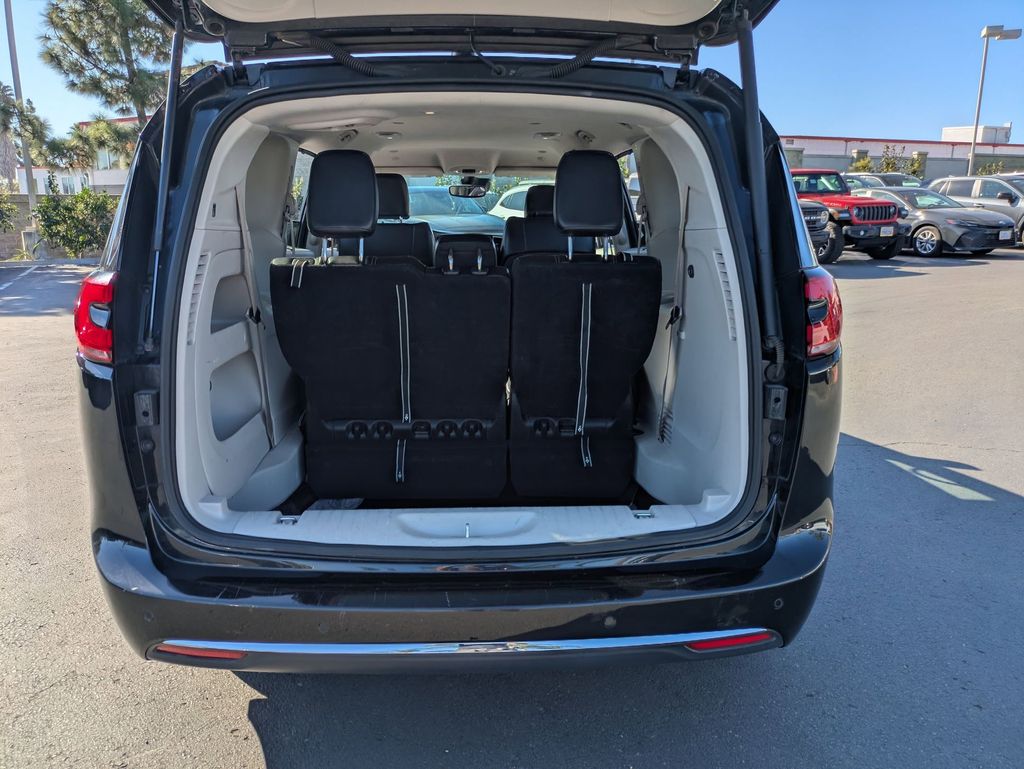 Thumbnail: 2023 Chrysler Pacifica - 31