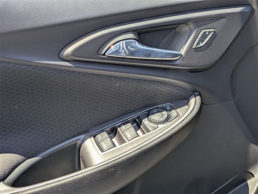 Thumbnail: 2023 Chevrolet Malibu - 15