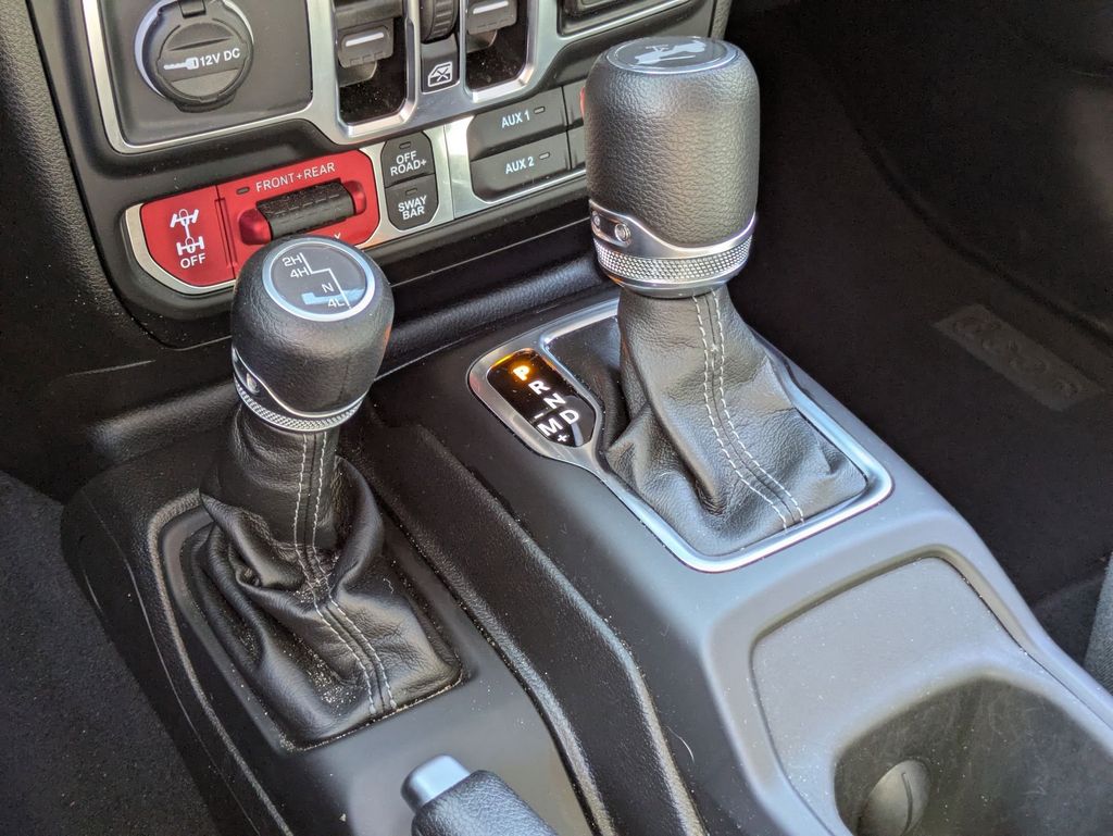 Thumbnail: 2025 Jeep Wrangler - 23