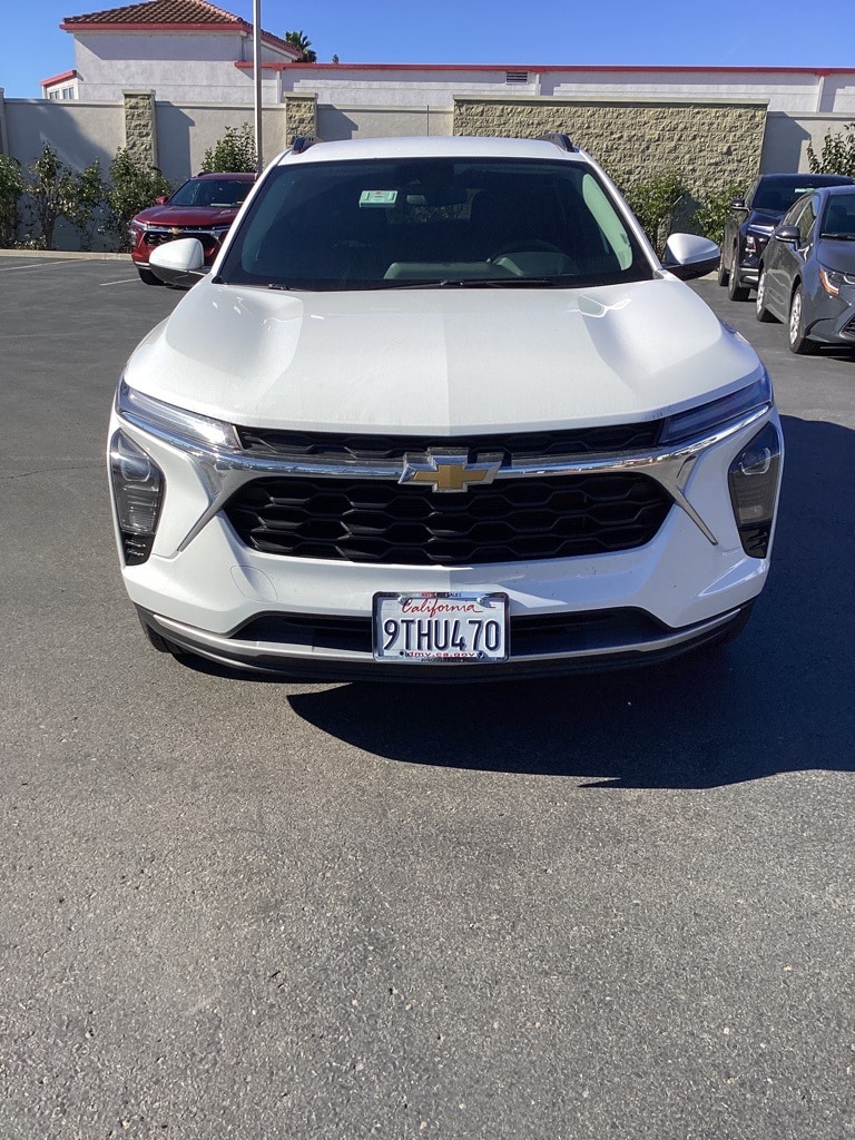 Thumbnail: 2025 Chevrolet Trax - 4