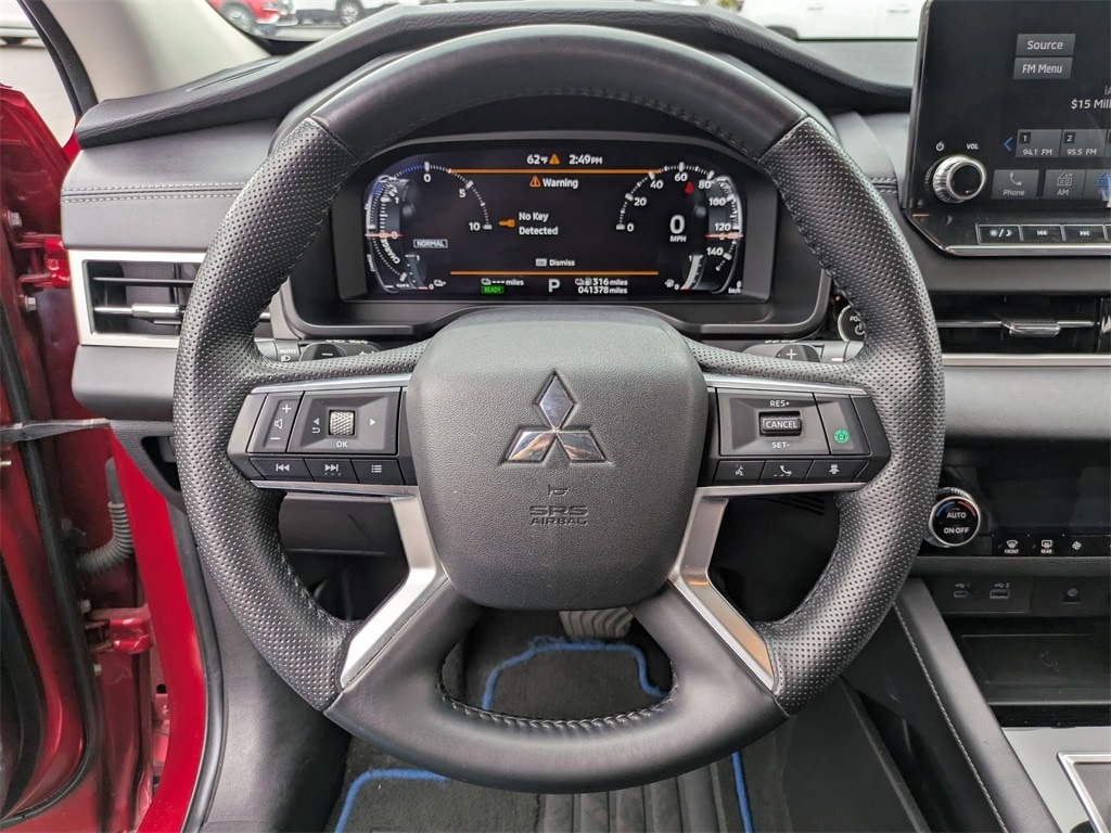 Thumbnail: 2023 Mitsubishi Outlander - 19