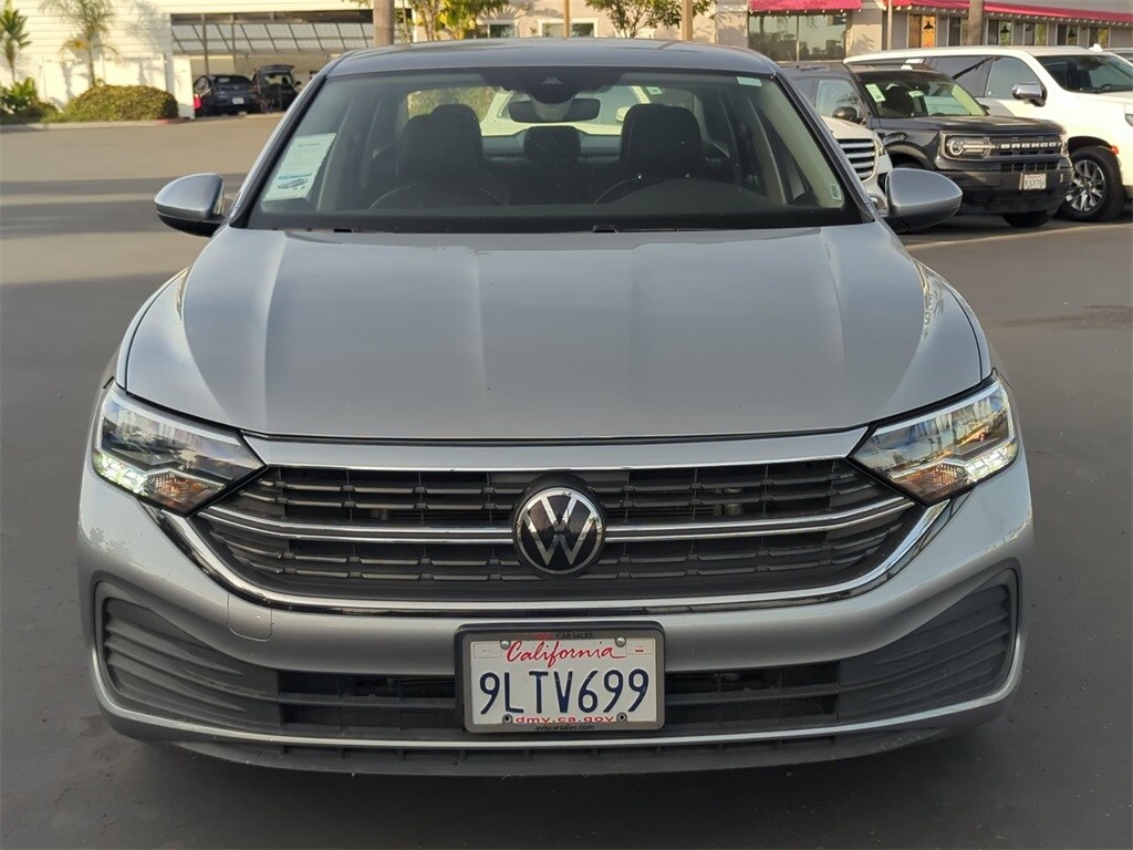 Certified 2024 Volkswagen Jetta 1.5T SE Sedan