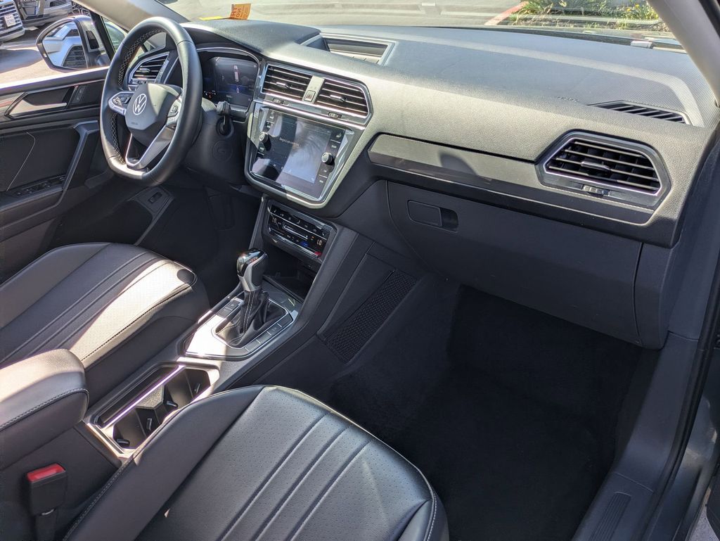 Thumbnail: 2024 Volkswagen Tiguan - 30