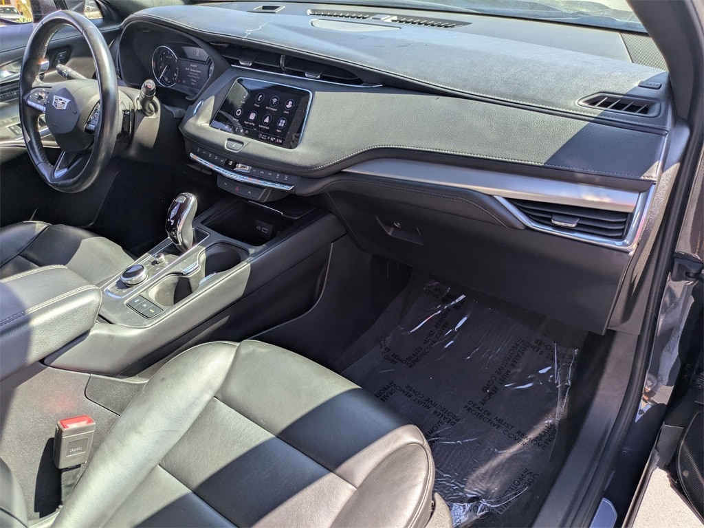 Thumbnail: 2023 Cadillac XT4 - 30