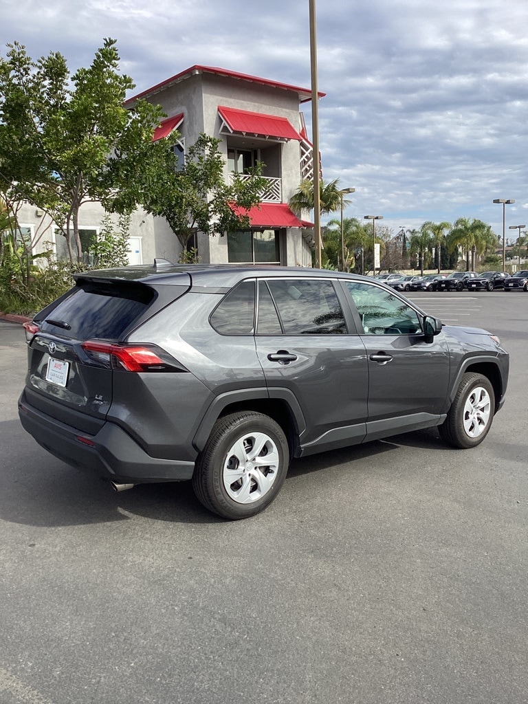2025 Toyota RAV4 LE