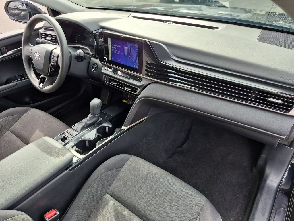 Thumbnail: 2025 Toyota Camry - 32