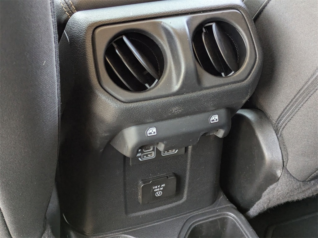 Thumbnail: 2023 Jeep Gladiator - 25