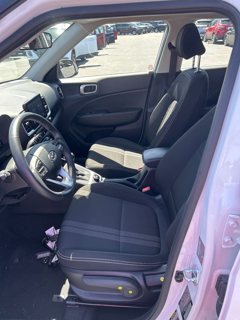 Thumbnail: 2025 Hyundai Venue - 18