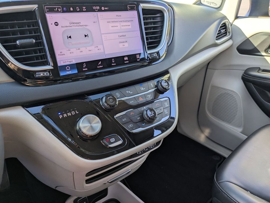 Thumbnail: 2023 Chrysler Pacifica - 20