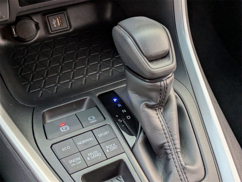 Thumbnail: 2025 Toyota RAV4 - 20