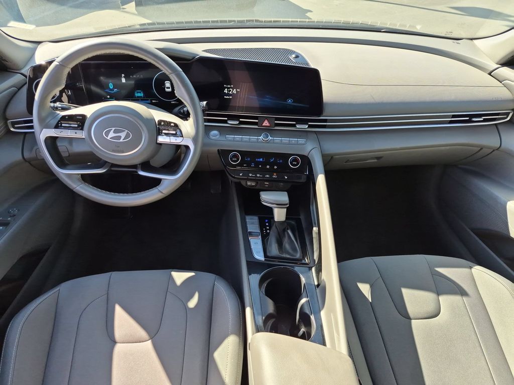 Thumbnail: 2025 Hyundai Elantra - 26