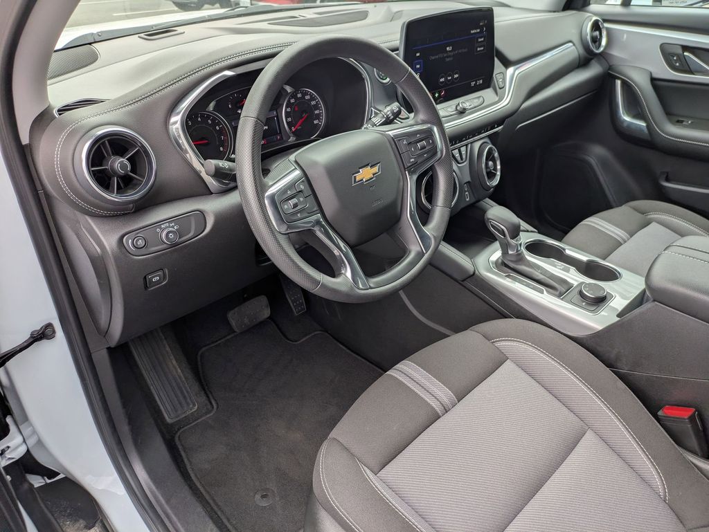Thumbnail: 2025 Chevrolet Blazer - 15