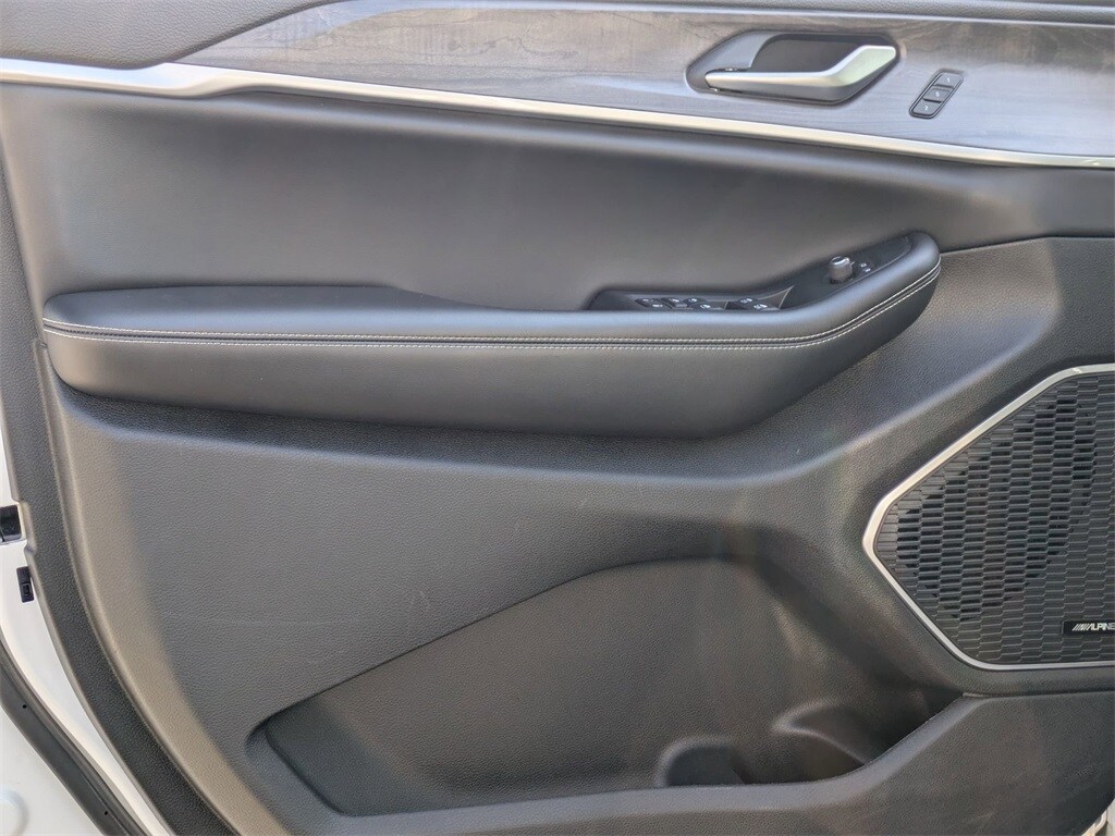 Thumbnail: 2023 Jeep Grand Cherokee - 11
