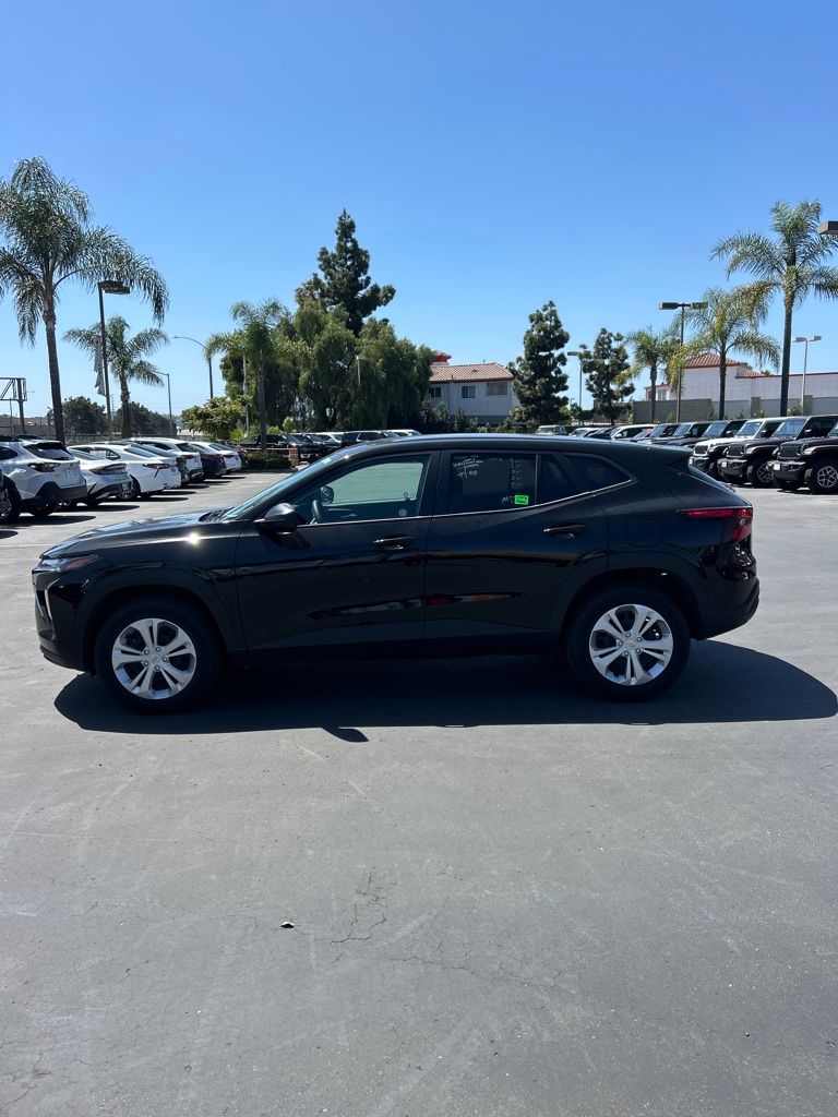 Thumbnail: 2025 Chevrolet Trax - 7