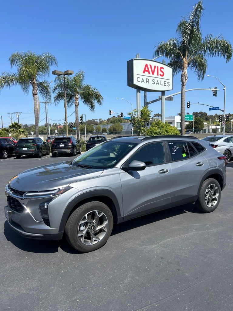 2025 Chevrolet Trax LT