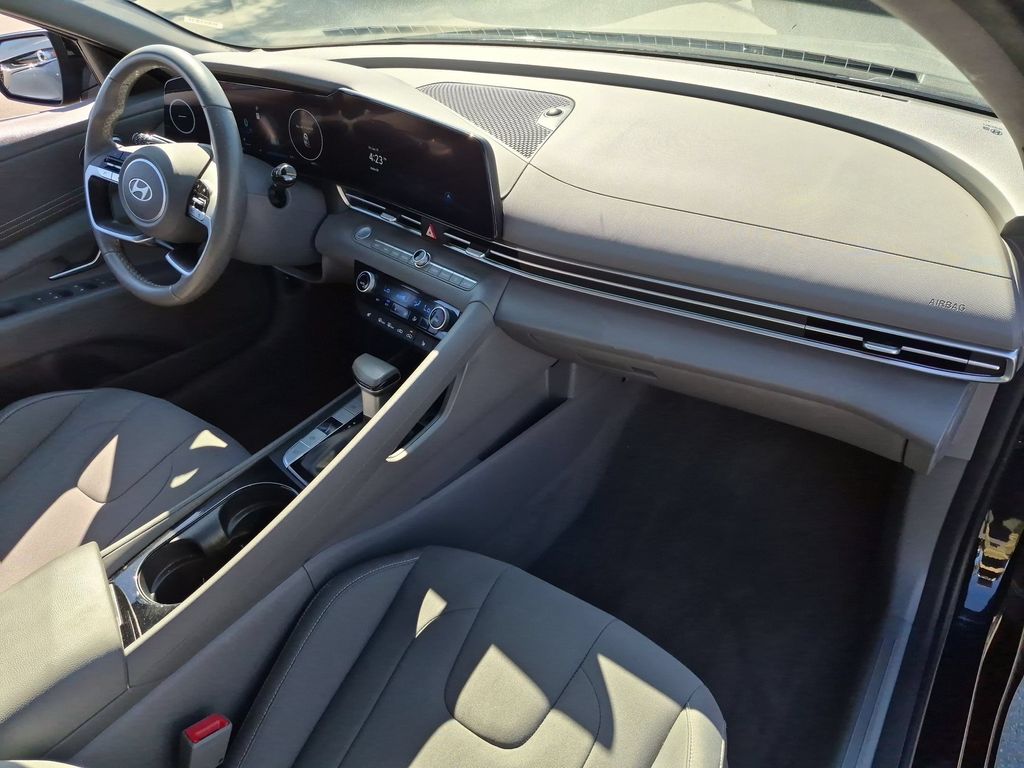 Thumbnail: 2025 Hyundai Elantra - 32