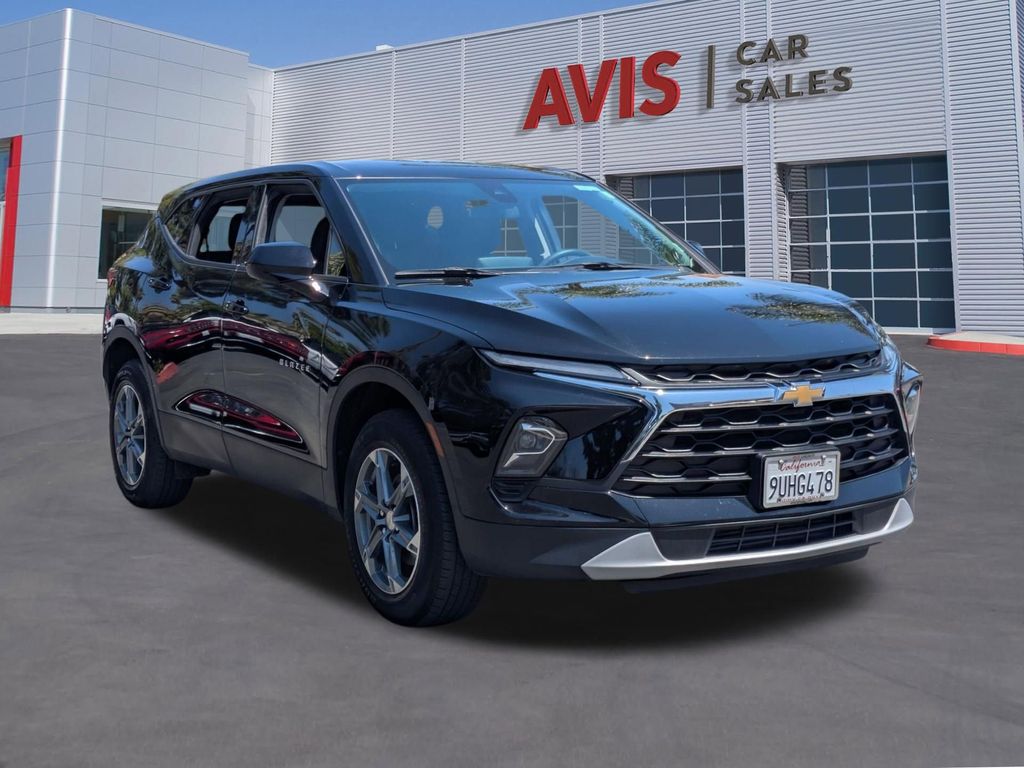 Thumbnail: 2025 Chevrolet Blazer - 3