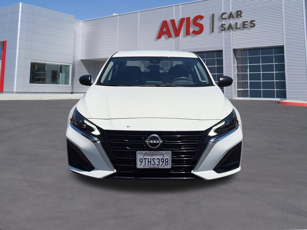 Thumbnail: 2025 Nissan Altima - 2