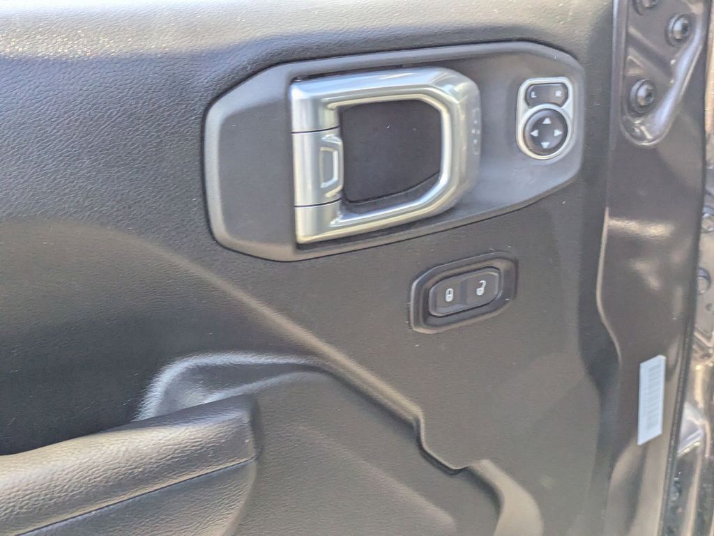 Thumbnail: 2025 Jeep Wrangler - 16