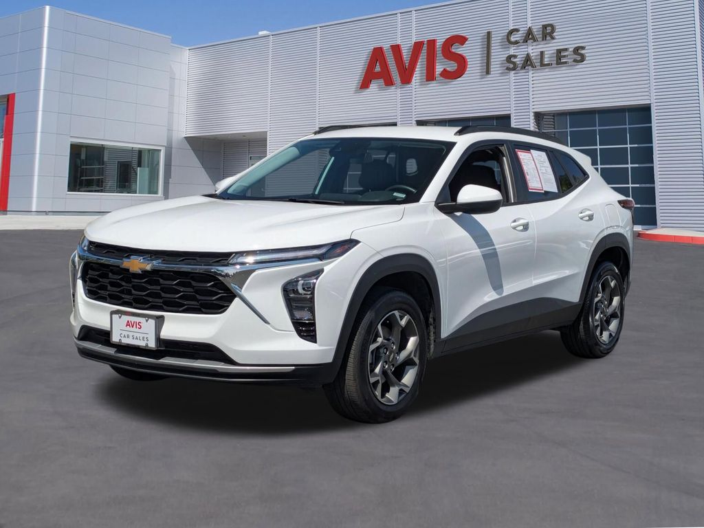 2025 Chevrolet Trax LT's photo