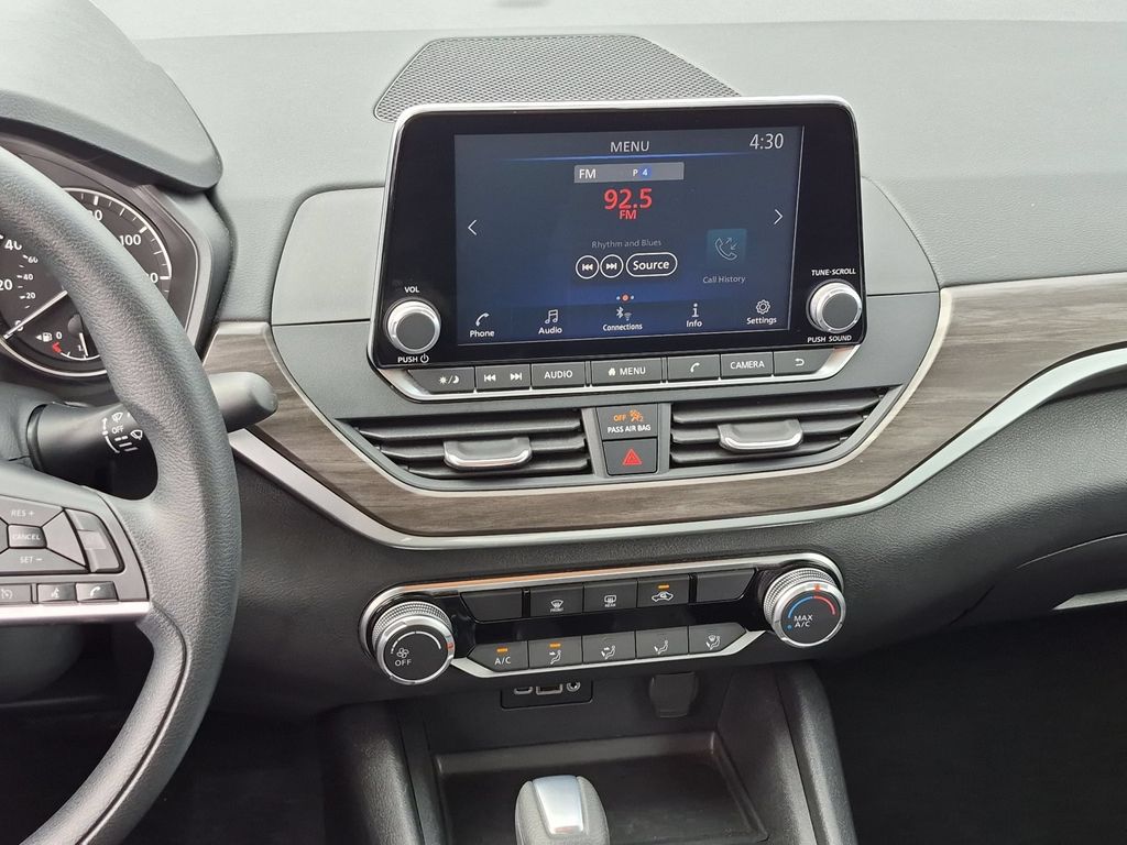 2025 Nissan Altima SV - Photo 19